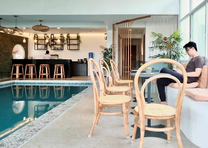 Beds & Friends Hostel Mactan With Pool And BarHostel